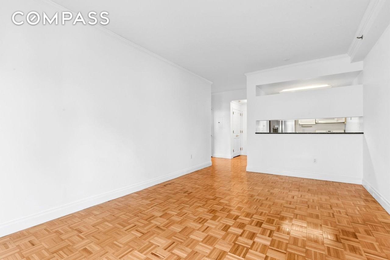 404 E 76th St #2H - Photo 2 of 6