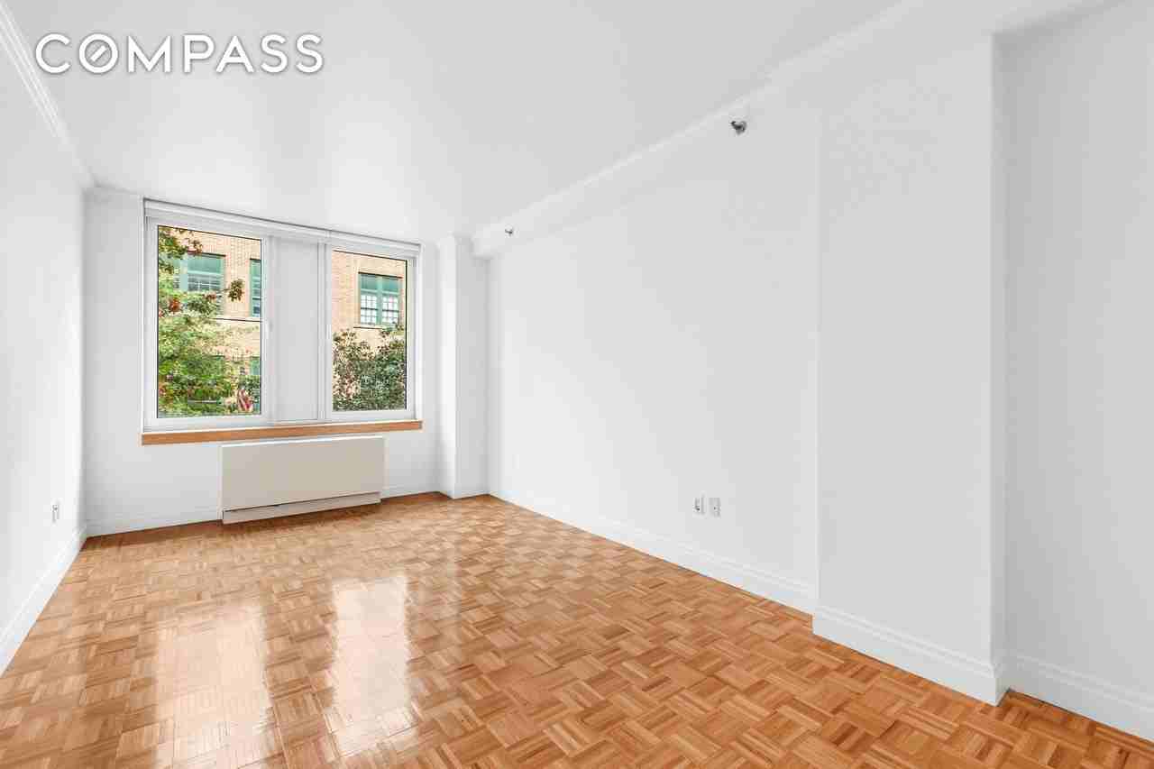 404 E 76th St #2H - Photo 5 of 6