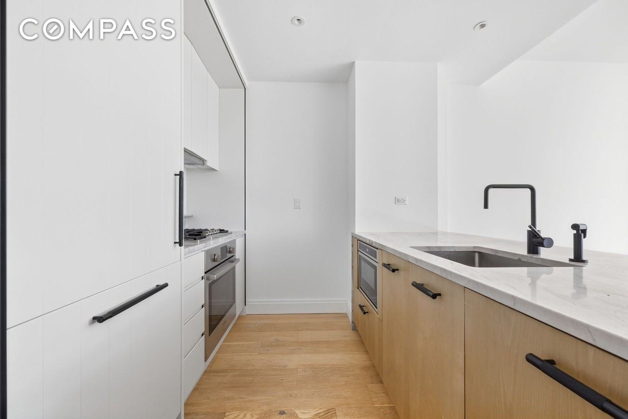 185 18th St #510 - Photo 3 of 11