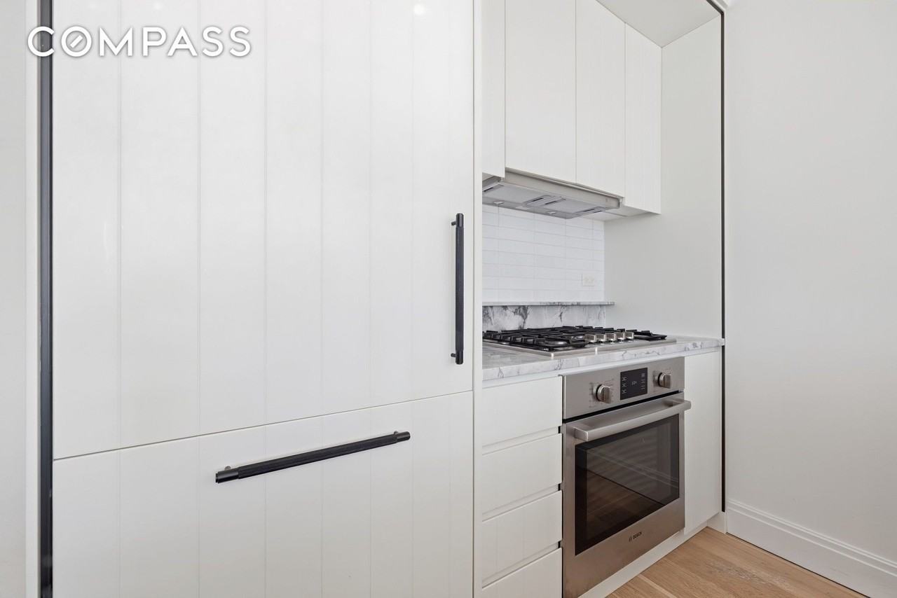 185 18th St #510 - Photo 4 of 11