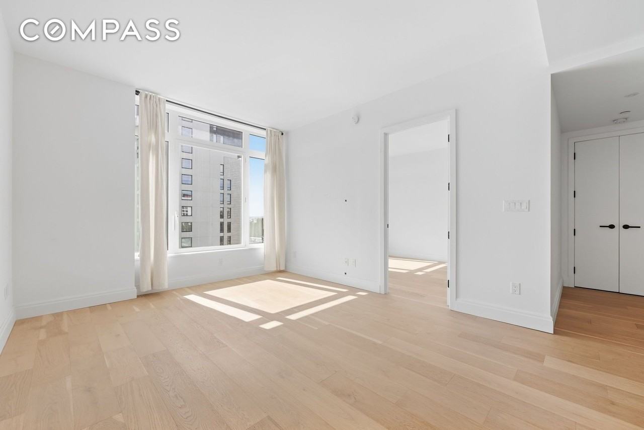 185 18th St #510 - Photo 5 of 11