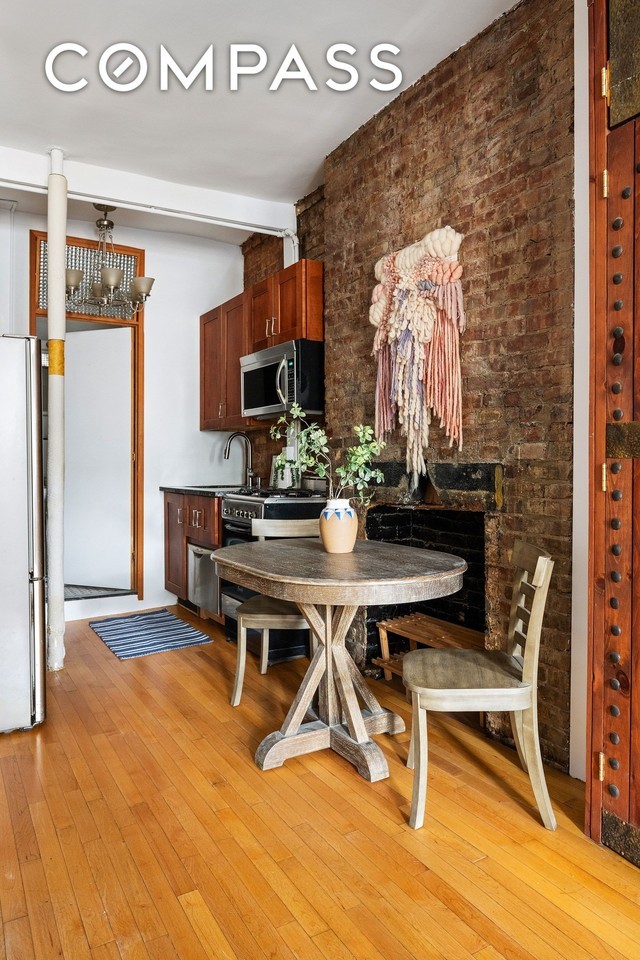26 Cornelia St #5 - Photo 2 of 7