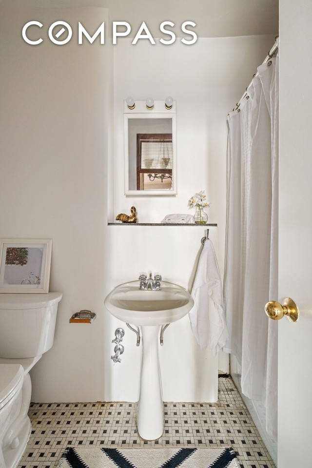 26 Cornelia St #5 - Photo 4 of 7