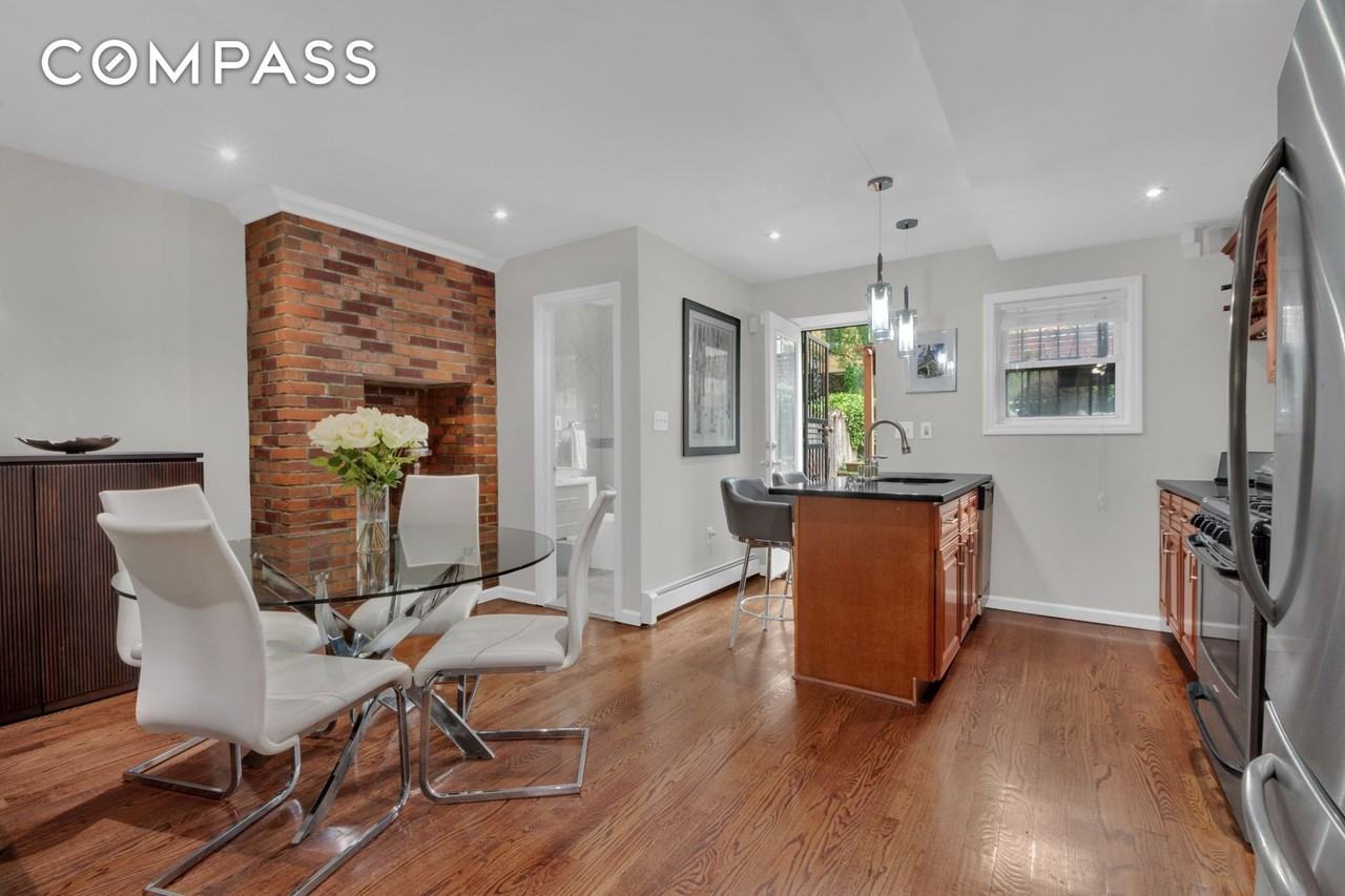 450 Quincy St #TH - Photo 3 of 12