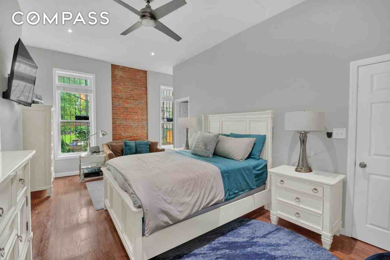 450 Quincy St #TH - Photo 7 of 12