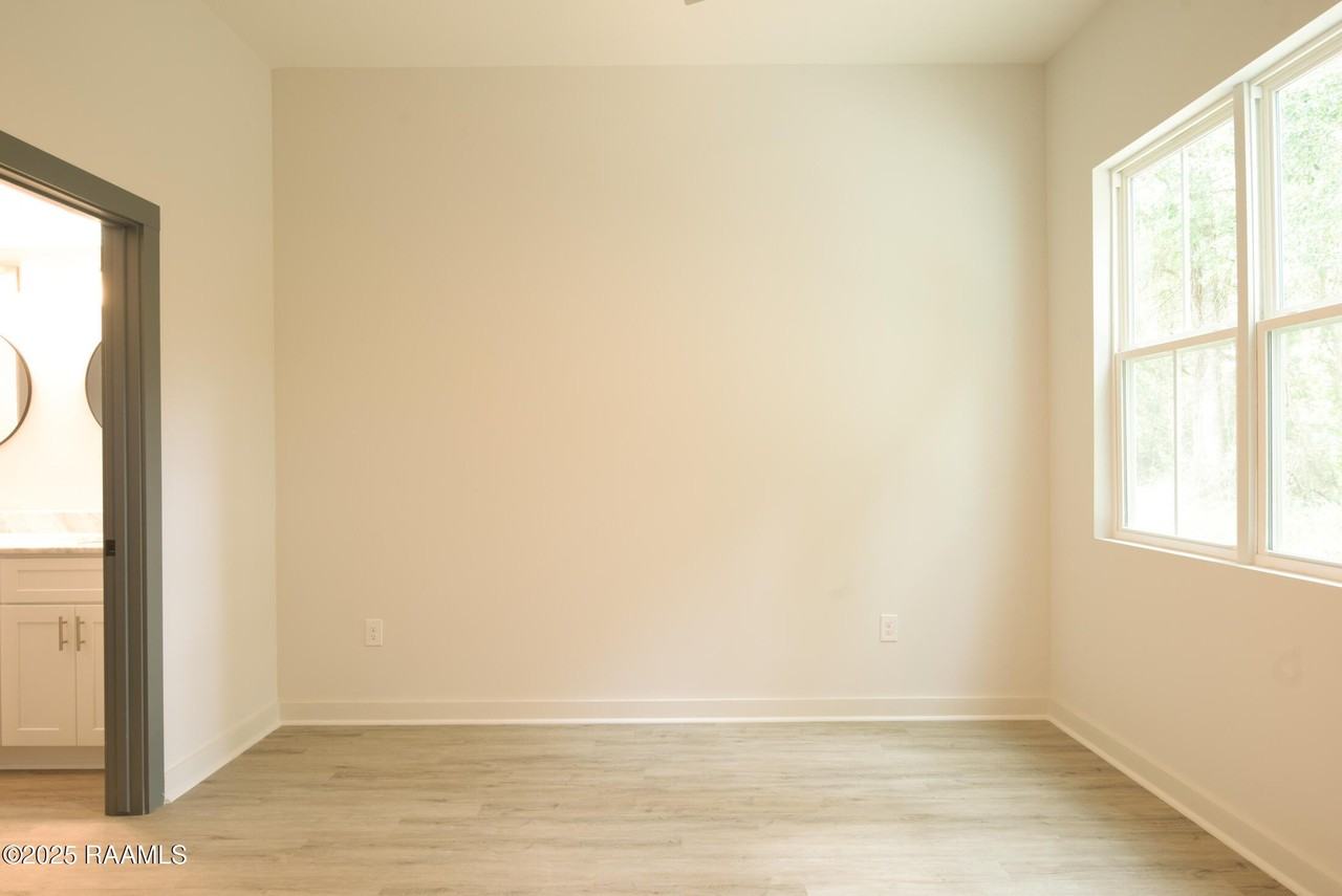 132 Banister Ct - Photo 6 of 11