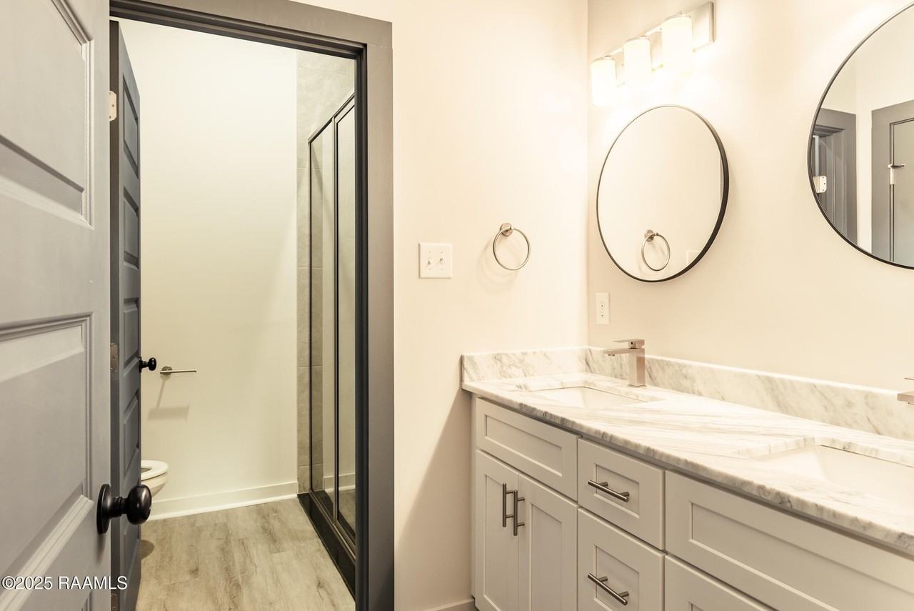 132 Banister Ct - Photo 7 of 11