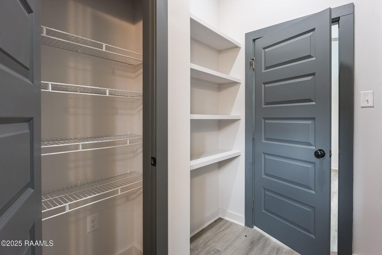134 Banister Ct - Photo 6 of 11