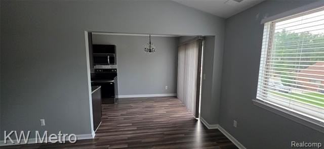 38604 Meadowdale St - Photo 6 of 27