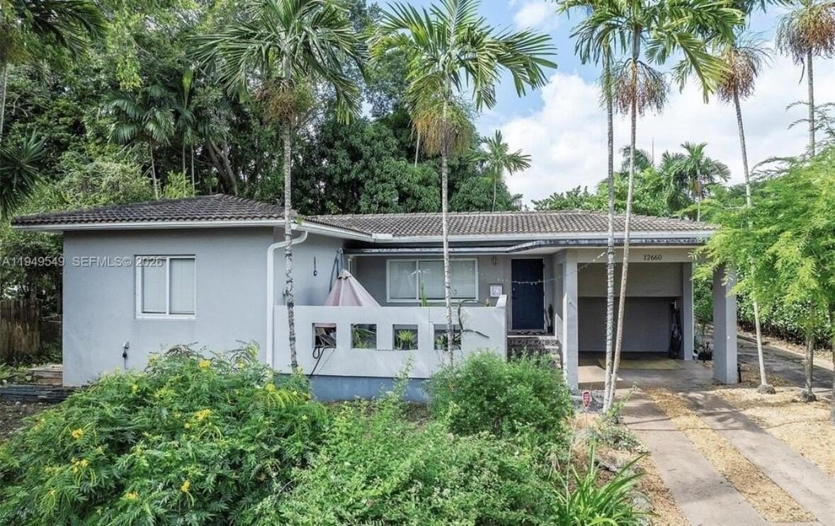 12660 Griffing Blvd - Photo 2 of 9