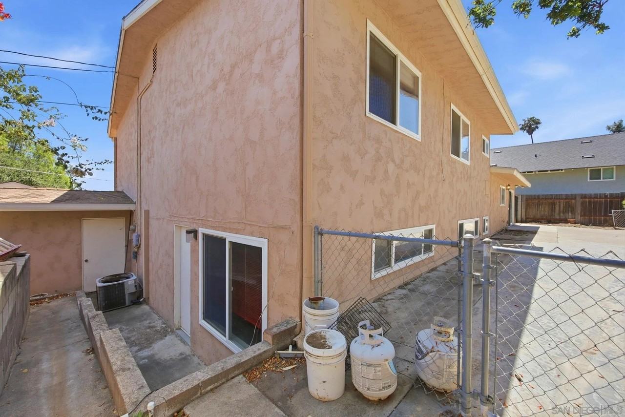 352 Beaumont Dr - Photo 7 of 10