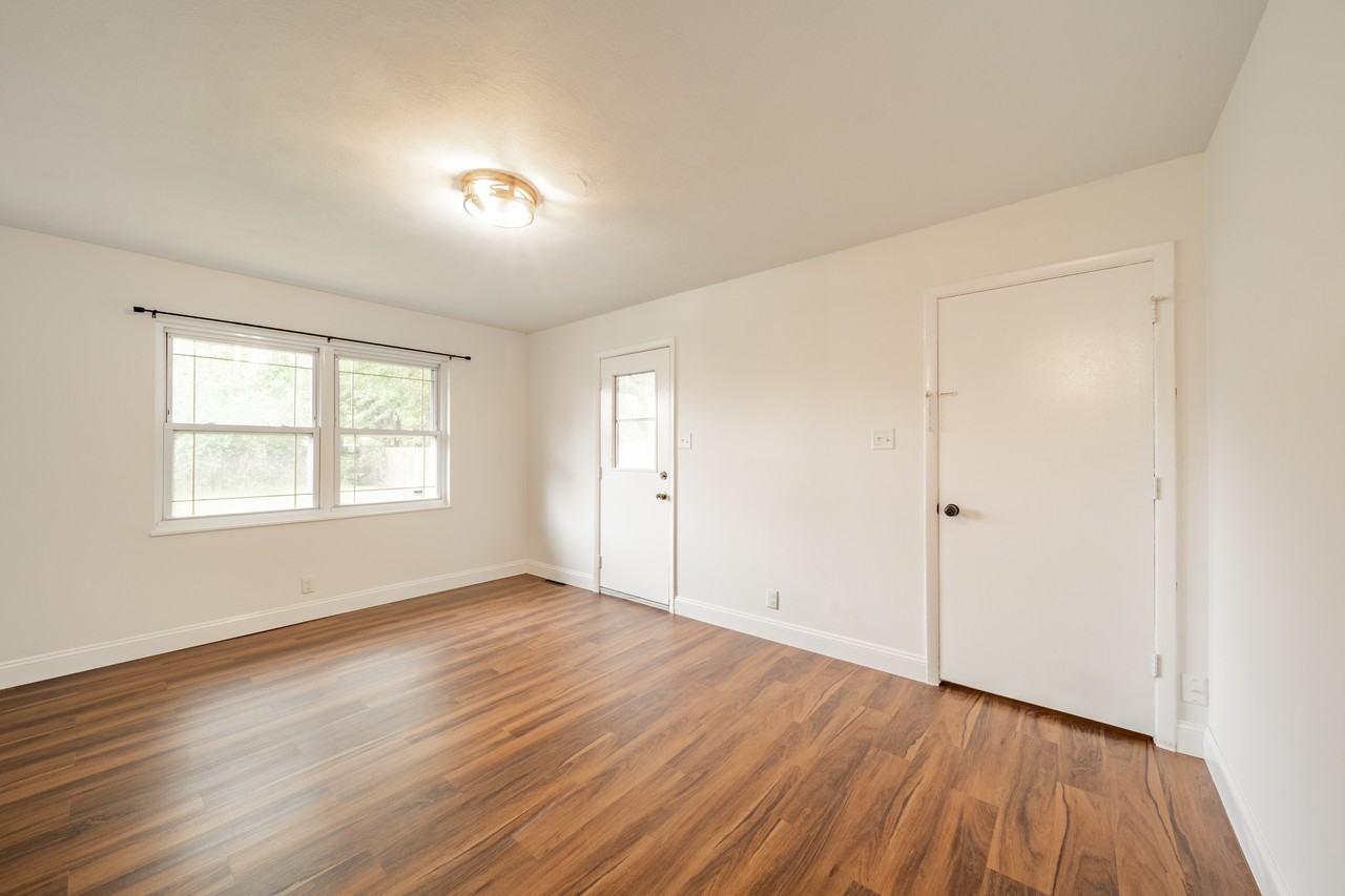 7847 Southfield Drive - Photo 2 of 25
