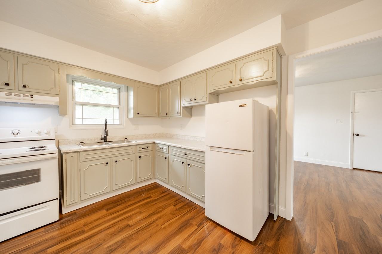 7847 Southfield Drive - Photo 6 of 25