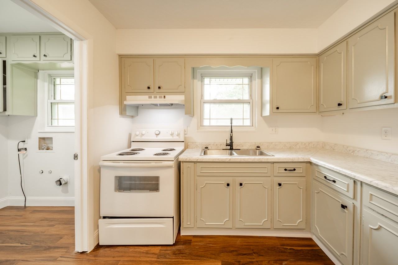 7847 Southfield Drive - Photo 5 of 25