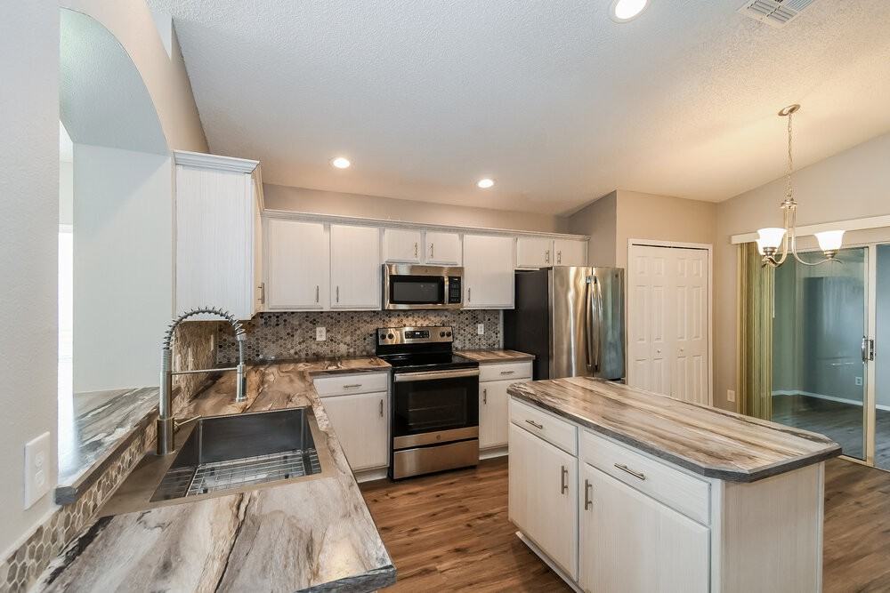 3306 Lake Effie Ct N - Photo 6 of 16