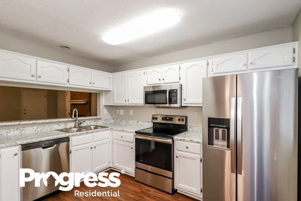 6781 College Park Cv - Photo 6 of 14