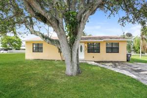 featured image of 4620 Sw 23rd St