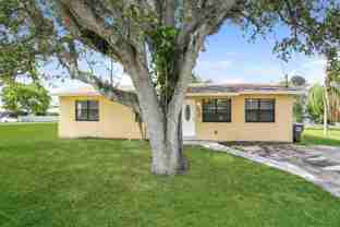 4620 Sw 23rd St - Photo 1 of 1