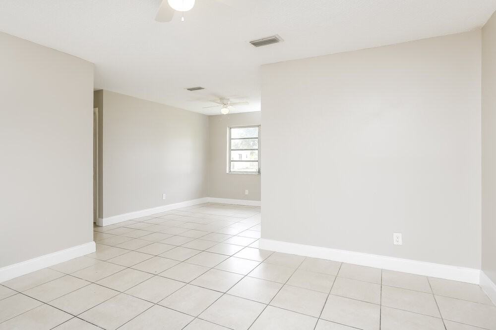4620 Sw 23rd St - Photo 6 of 25