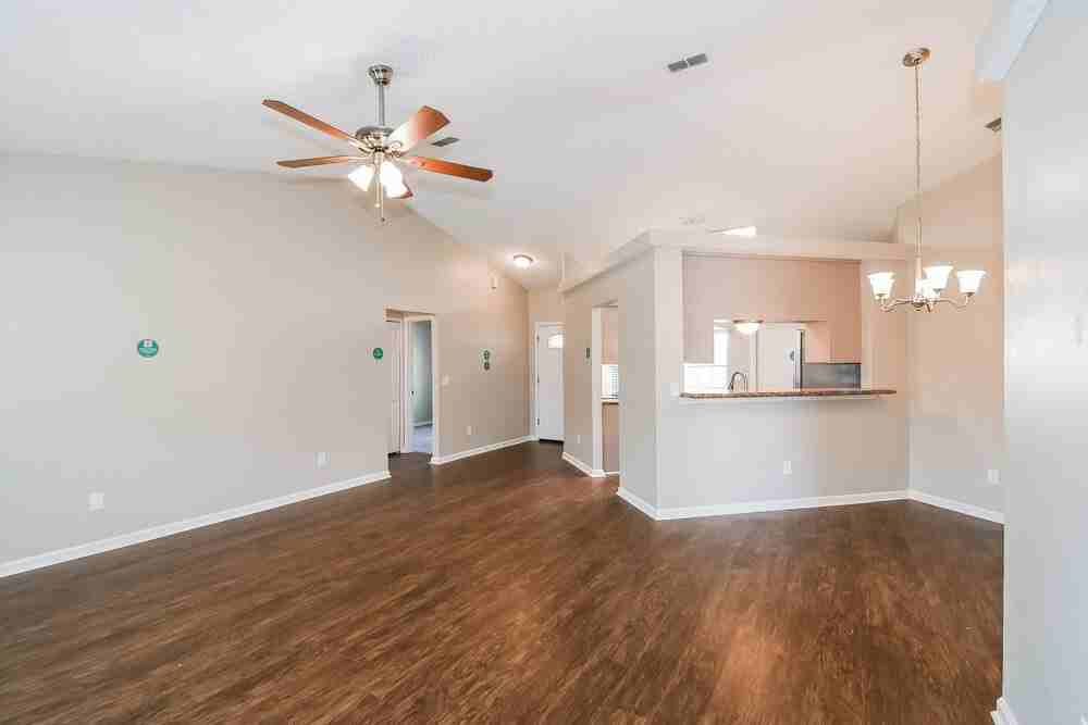 2056 Eclipse Dr - Photo 5 of 16