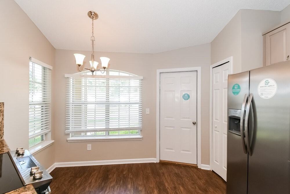 2056 Eclipse Dr - Photo 6 of 16