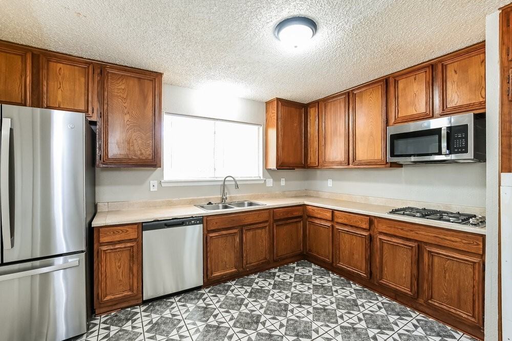 16418 N Cross Dr - Photo 6 of 14