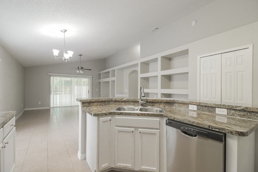 220 Easton Cir - Photo 6 of 13