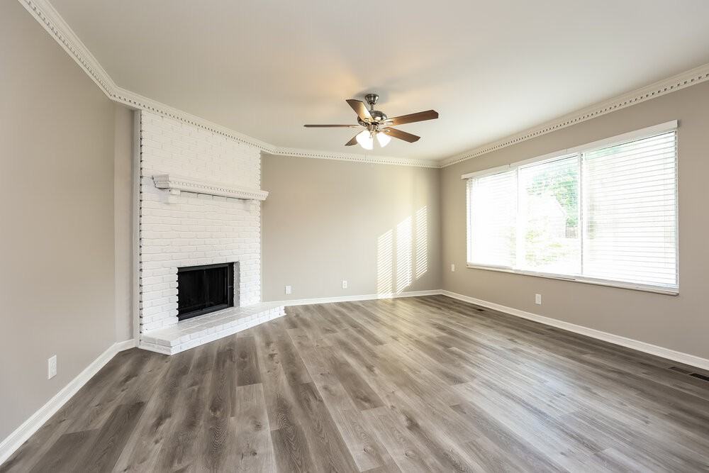 5173 Roxborough Dr - Photo 4 of 17