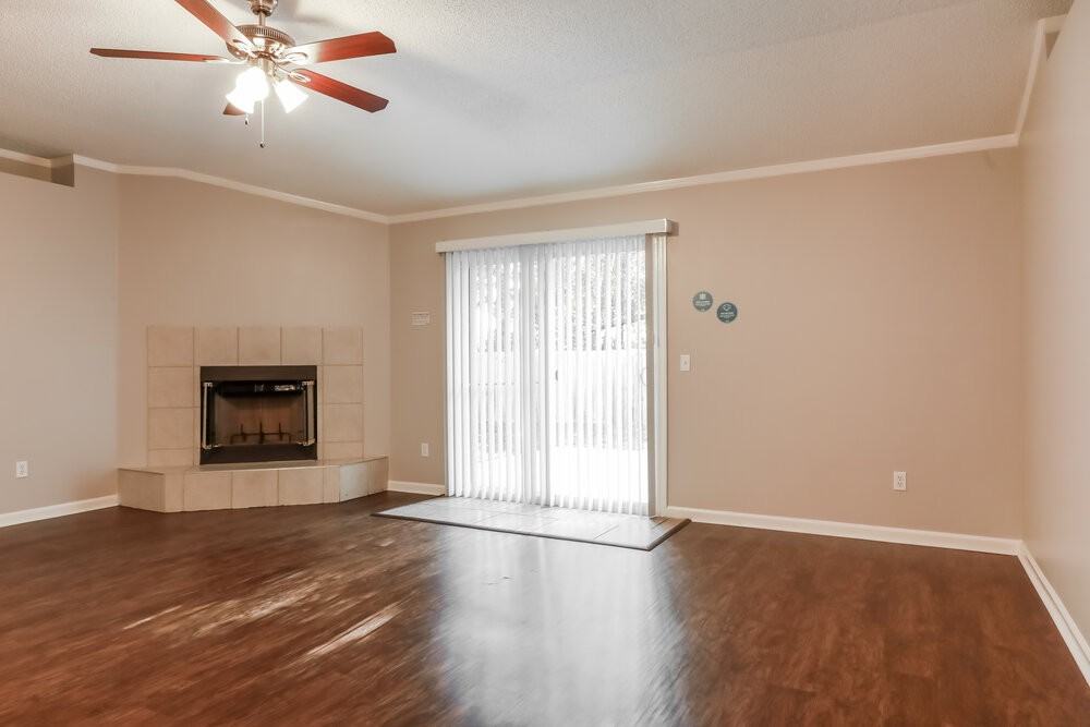 2138 Joseph Hewes Ct - Photo 3 of 14