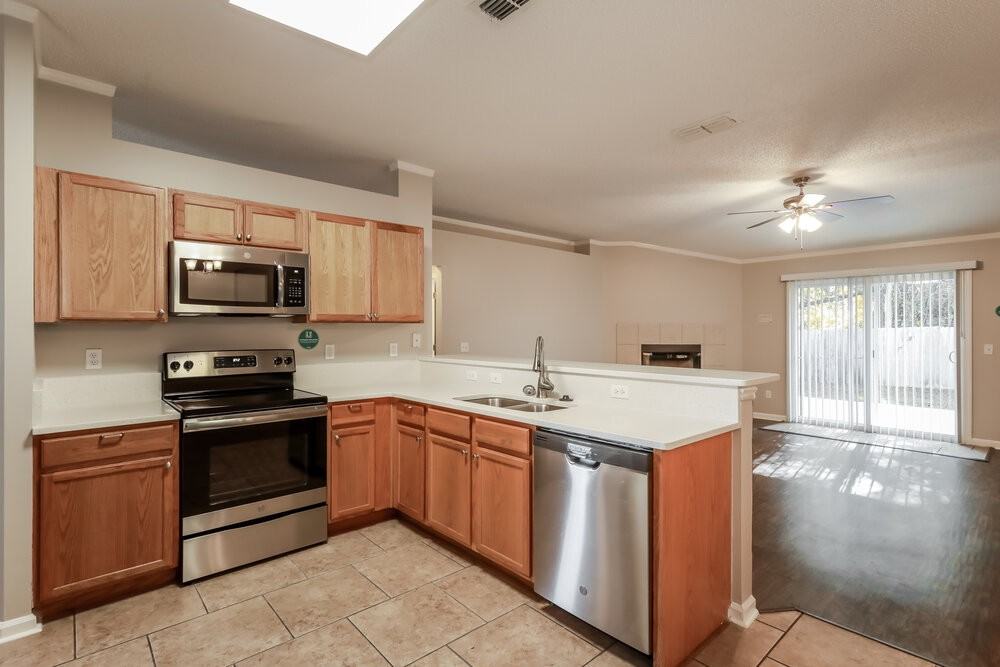 2138 Joseph Hewes Ct - Photo 5 of 14