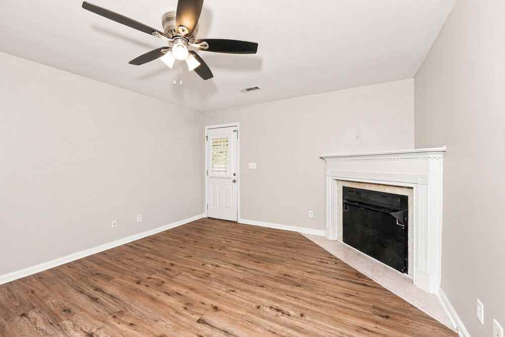 4522 Rock Creek Cir - Photo 6 of 15
