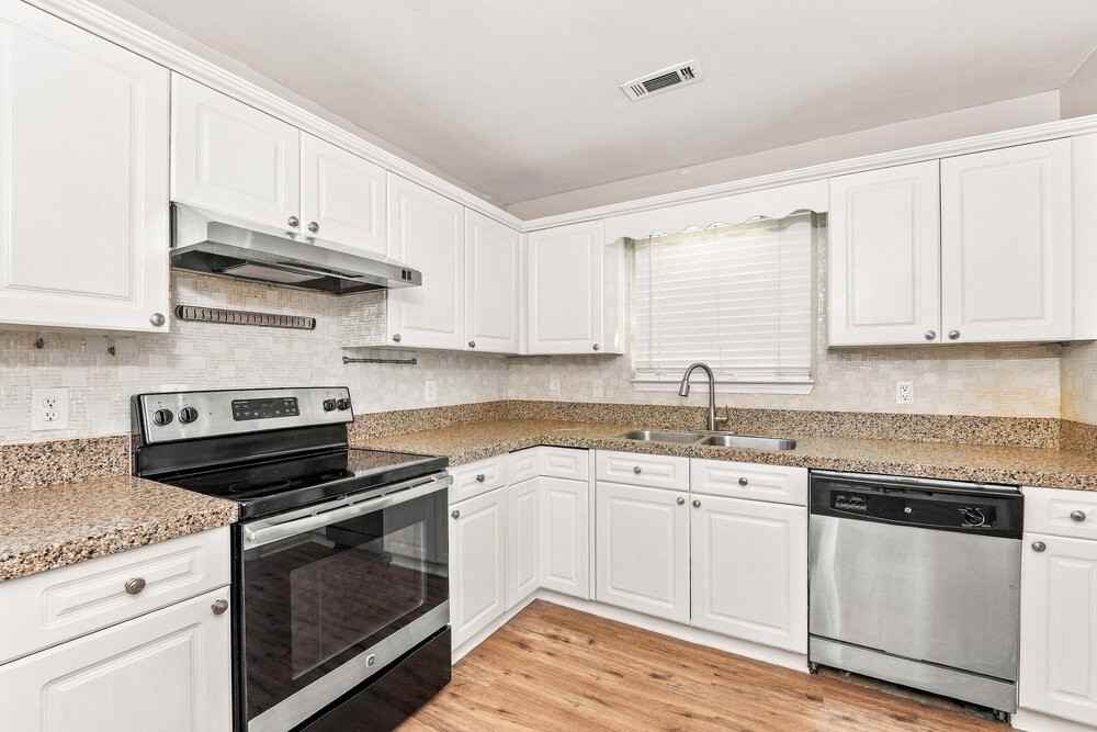 4522 Rock Creek Cir - Photo 7 of 15