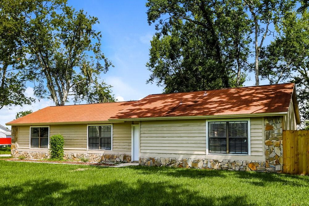 2212 Albury Ct - Photo 3 of 14