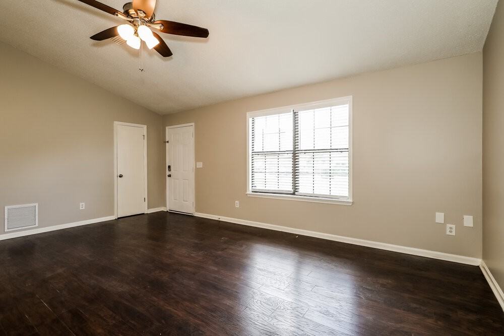 2212 Albury Ct - Photo 5 of 14