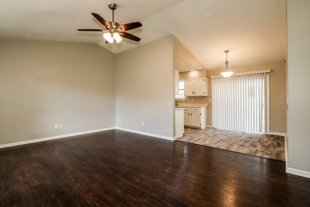 2212 Albury Ct - Photo 6 of 14