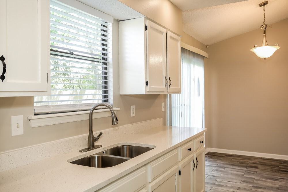 2212 Albury Ct - Photo 7 of 14