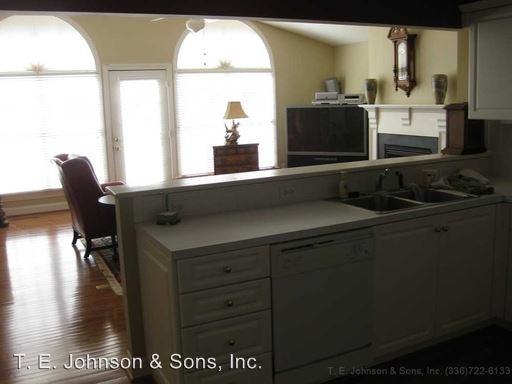 425 Marshall View Ct - Photo 3 of 7