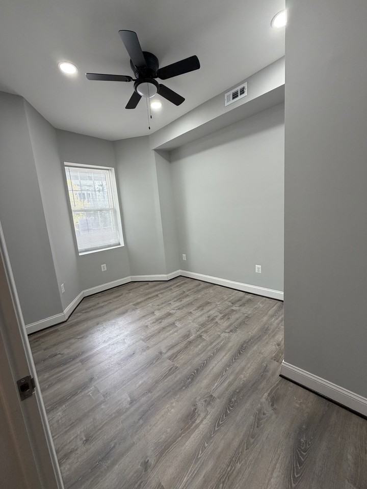 2936 W Mosher Street - Photo 7 of 14