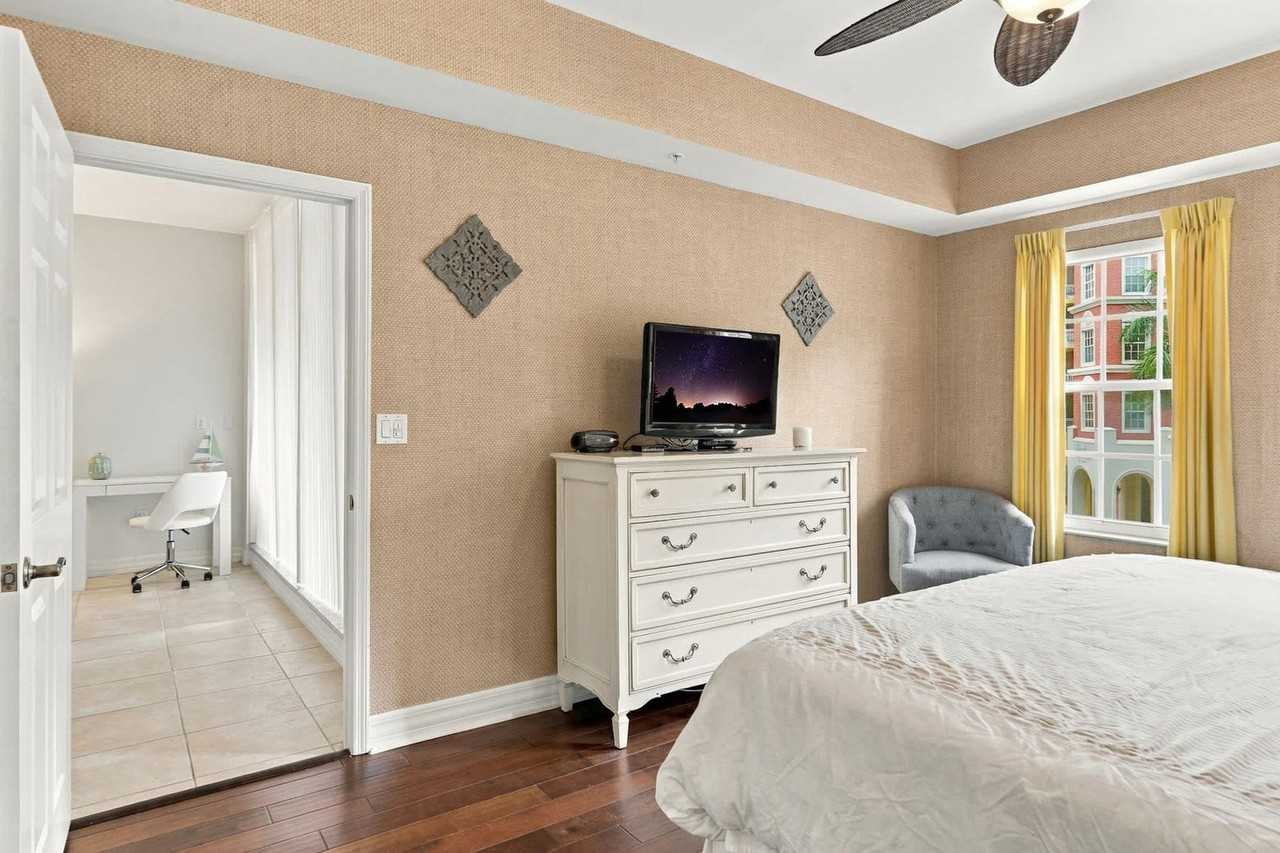 401 Bayfront Pl #1638014P - Photo 6 of 43