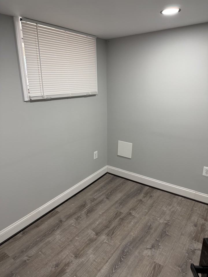 615 N Clinton st - Photo 4 of 16