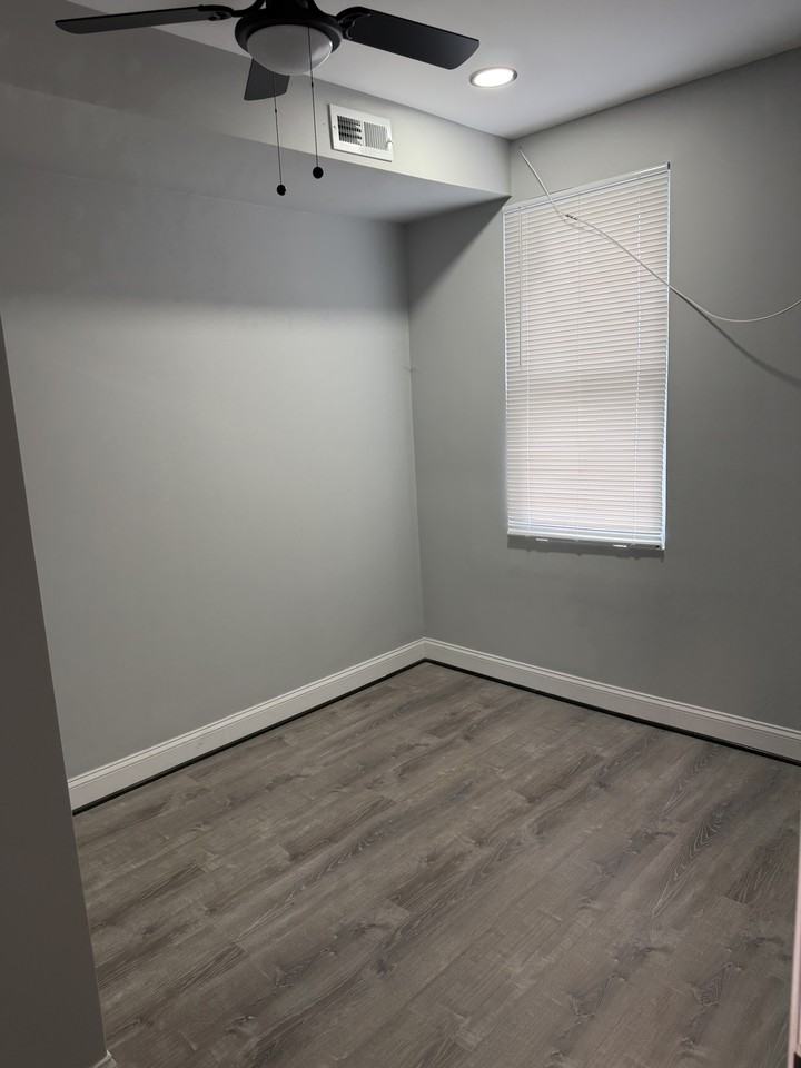 615 N Clinton st - Photo 5 of 16
