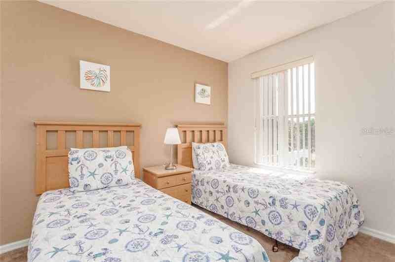 1114 Calabria Ave - Photo 3 of 24