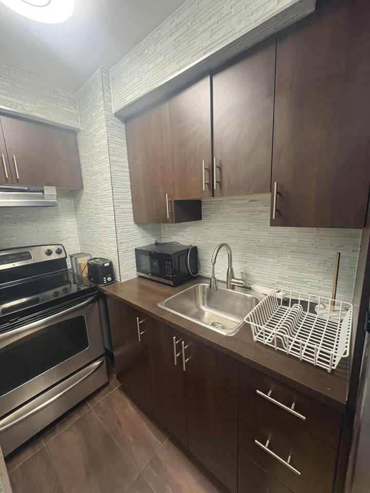 2175 Rue Crescent - Photo 3 of 17