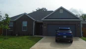 featured image of 100 White Oak St