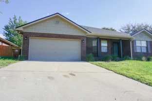 141 Bronze Cir - Photo 1 of 1