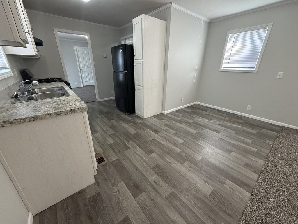 16193 Notre Dame St #236 - Photo 5 of 25
