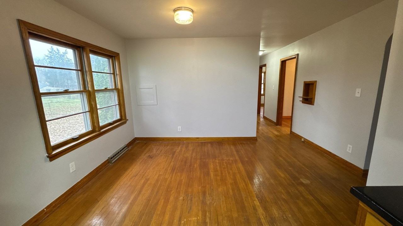 5908 Ashby Ln - Photo 6 of 36