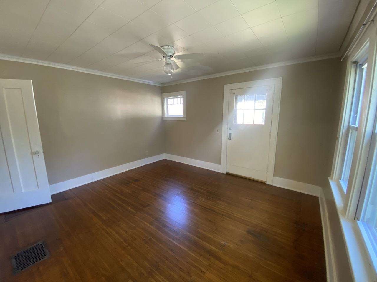 455 Pullman Ave #455 - Photo 4 of 11