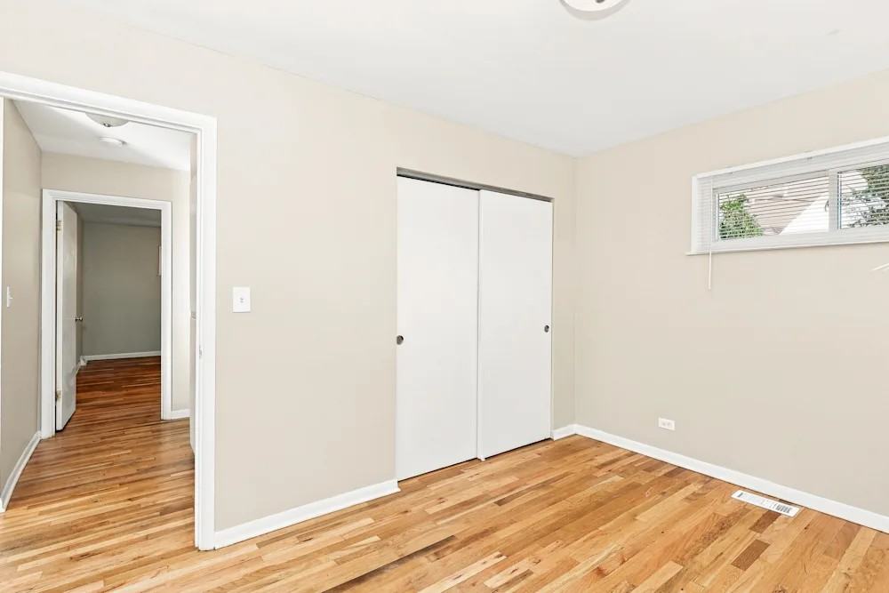 360 Glendale Lane - Photo 4 of 11