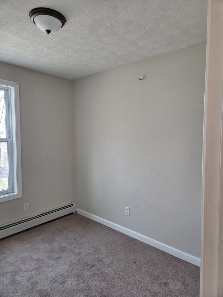 213 S Main St #2 - Photo 6 of 12